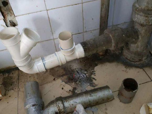 厨房水槽水管安装视频_厨房水槽下水管安装_厨房水槽管道安装步骤