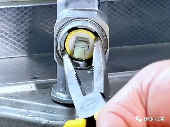 水龙头软管接头_水龙头软水管接头_接头龙头软管水管怎么接